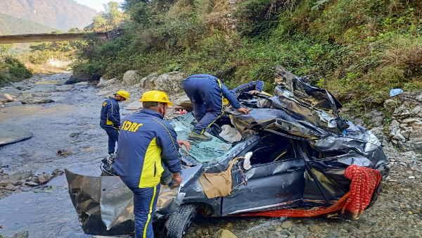 Uttarakhand:पहले दुल्हन को लेकर लौटा दूल्हा, फिर पिता, भाभी,भतीजे को दी अंतिम विदाई, बहिन को भी हादसे में खोया