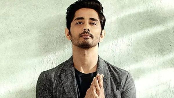 एक्टर सिद्धार्थ का आरोप- 'एयरपोर्ट पर सुरक्षाकर्मियों ने उनके माता-पिता को किया परेशान'