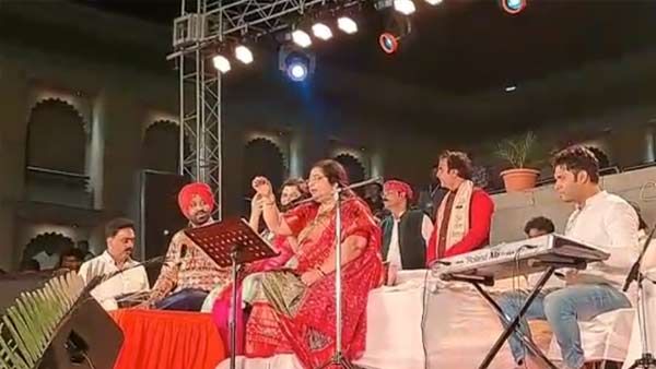 Kashi Vishwanath Dham की भव्य सजावट, निकाली गई झांकियां और गूंजते रहे मंत्र, भक्तों का लगा रहा रेला