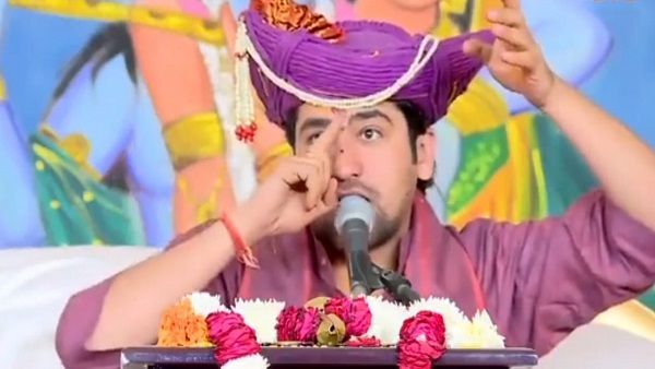 Pathaan Movie: बागेश्वरधाम महंत बोले-जो हिन्दू सनातन का विरोध करें, उनका बायकॉट करो
