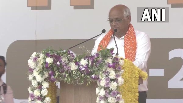 Gujarat CM Oath Ceremony: भूपेंद्र पटेल दूसरी बार बने गुजरात के CM, 16 विधायकों ने ली मंत्री पद की शपथ