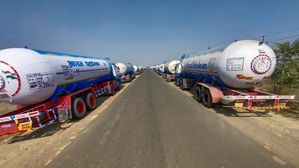 Bina Refinery: डिस्पैच टर्मिनल के बाहर सैकड़ों टैंकरों की लाइन लगी, अंदर नहीं जाने दिया जा रहा