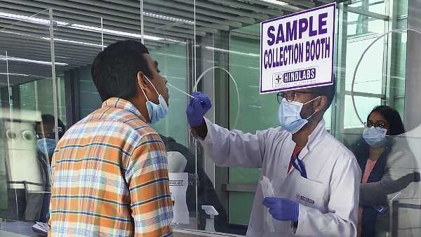 दलाईलामा का उपदेश सुनने bodh gaya पहुंचे 11 विदेशी मिले कोरोना पॉजिटिव, होटल में किए गए आइसोलेट