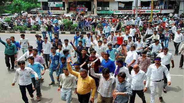 गुजरात में 45 दलितों ने किया धर्मांतरण, तो भाजपा पर भड़की AAP,क्या बोली जानिए