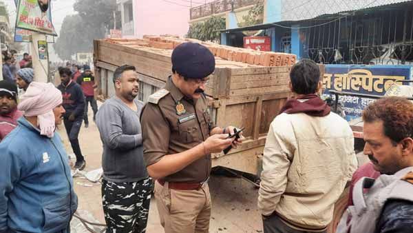 Chandauli News: ऑक्सीजन सिलेंडर में ब्लास्ट होने से दो लोगों के उड़े चिथड़े, दो लोगों की दर्दनाक मौत