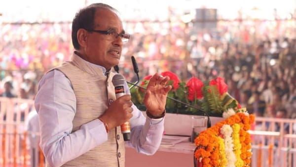 Sidhi news : एक बार फिर दिखा CM शिवराज का रौद्र रूप, तीन बड़े अफसरों को 'ऑन द स्पॉट' किया सस्पेंड