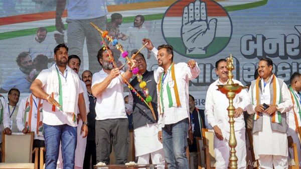 Gujarat Assembly Elections: गुजरात में शर्मनाक हार के बाद अब कांग्रेस के नेता प्रतिपक्ष पद पर भी लटकी तलवार