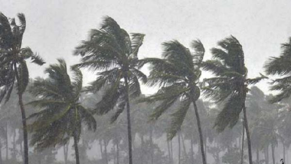 IMD Forecast: तमिलनाडु, पुडुचेरी, आंध्रप्रदेश पर मंडराया चक्रवाती तूफान का खतरा, भारी बारिश का अलर्ट जारी
