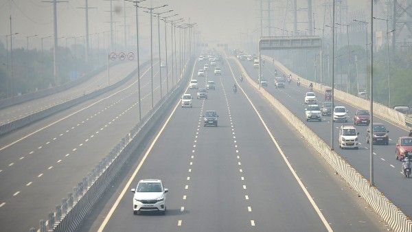 दिल्ली-मेरठ एक्सप्रेसवे पर वाहनों की घटाई जाएगी स्पीड लिमिट, NHAI को लिखा पत्र