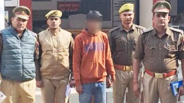 Deoria: मिस कॉल से शुरू हुई थीं Love Story, बॉयफ्रेंड ने बनाए शारीरिक संबंध फिर वायरल कर दी प्राइवेट वीडियो