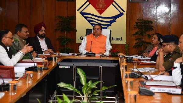 Uttarakhand: धामी सरकार का अफसर, कर्मियों का नए साल का तोहफा, सुशासन दिवस पर सम्मानित होंगे 80 अफसर व कार्मिक