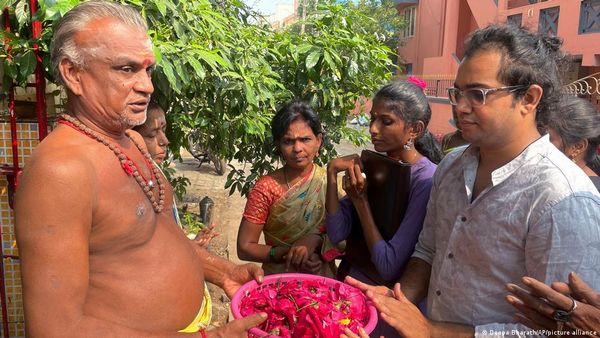 बढ़ रही है चेन्नई के वीजा मंदिर में भीड़