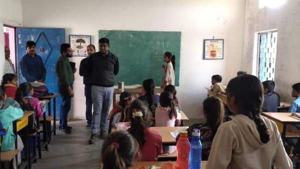Guna news : कक्षा एक के बच्चे की प्रतिभा से हैरान रह गए कलेक्टर, एक सांस में सुना दिया 100 तक गिनती