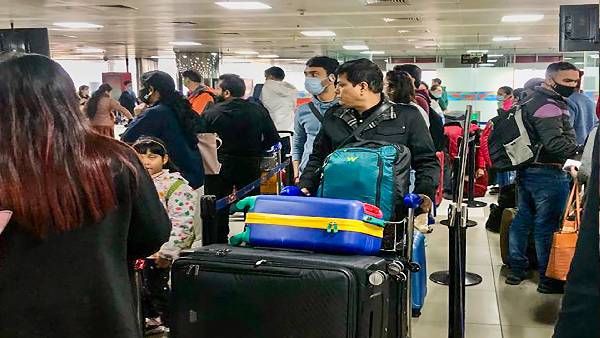 Fact Check: इंटरनेशनल यात्रियों के लिए COVID-19 निगेटिव सर्टिफिकेट अनिवार्य, जानें सच्चाई