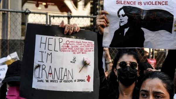 ईरान में एक और प्रदर्शनकारी को दी गई सड़क पर फांसी, खौफनाक सजा से थमेगा प्रदर्शन?