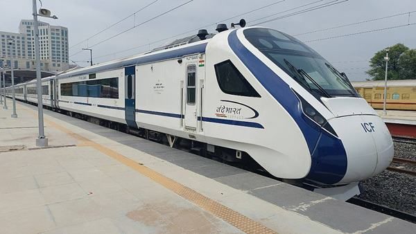 MP में रूट के झमेले में फंसा Vande Bharat Express Train का संचालन, जबलपुर-इंदौर और रीवा-भोपाल में फंसा पेंच