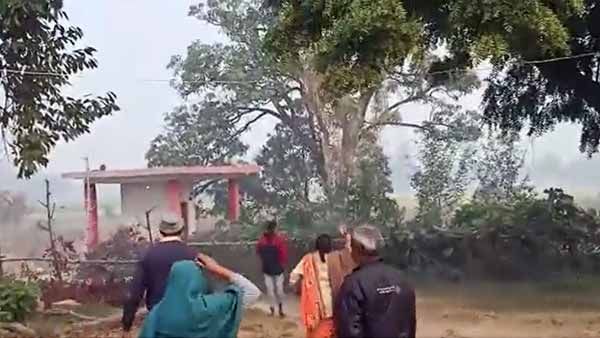 Jaunpur News: खनन माफिया ने किसान पर तान दी पिस्टल, Video Viral होने पर पुलिस ने किया गिरफ्तार