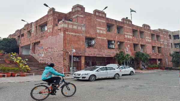 JNU में 'ब्राह्मण-बनिया' के खिलाफ भड़काऊ नारे किसने लिखे ? वीसी शांतिश्री धूलिपुडी पंडित ने ये बताया
