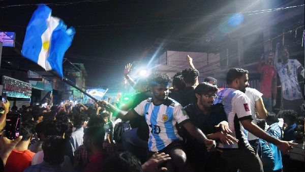 FIFA 2022: केरल में हिंसक हुआ फीफा का जश्न, 3 युवकों पर चाकुओं से हमला, पुलिस को भी नहीं बख्शा