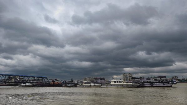 Mandus Cyclone: आधी रात समुद्र तट से टकाराएगा 'मैंडूस', बंगाल की खाड़ी से निकलेगा, IMD ने दिया ये अपडेट