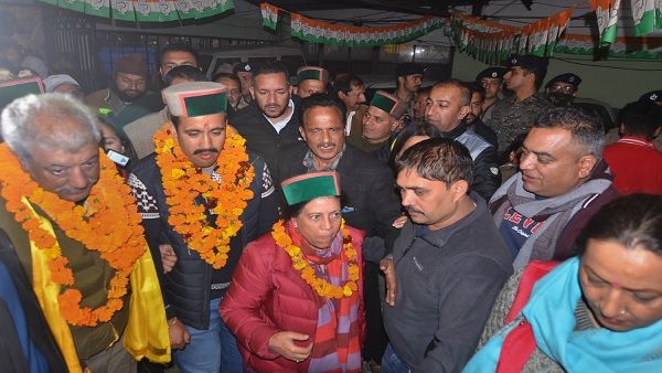 Himachal Pradesh Election Results 2022: मतगणना समाप्त, कांग्रेस 40, बीजेपी 25 और निर्दलीयों को मिली 3 सीट