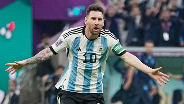 FIFA World Cup: नीदरलैंड्स को हराकर सेमीफाइनल में पहुंचा अर्जेंटीना, मेसी ने रेफरी को जमकर कोसा