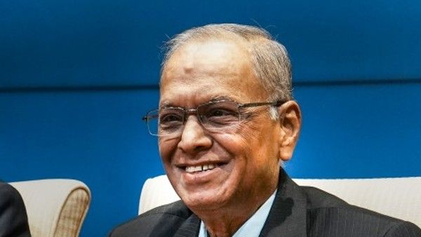 'भारत में वास्तविकता का मतलब भ्रष्टाचार, गंदी सड़कें और प्रदूषण', छात्रों से बोले इंफोसिस फाउंडर