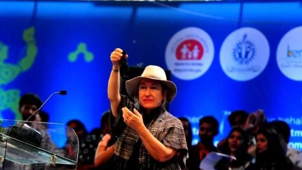 ईरानी फ़िल्मकार मेहनाज़ ने भारतीय फ़िल्म समारोह में ऐसे किया ईरान को शर्मसार