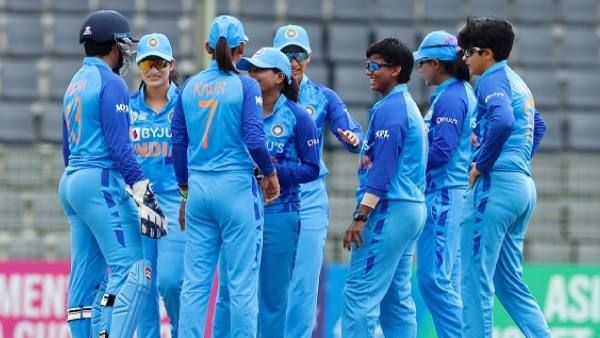 Women Cricket: महिला क्रिकेट का इतिहास, कितना अंतर है पुरुषों की क्रिकेट से?