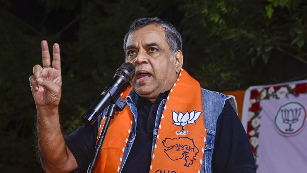 Paresh Rawal: 'बंगालियों की मछली' और गैस सिलिंडर की कीमतों पर 'हेट स्पीच', परेश रावल पर पुलिस केस