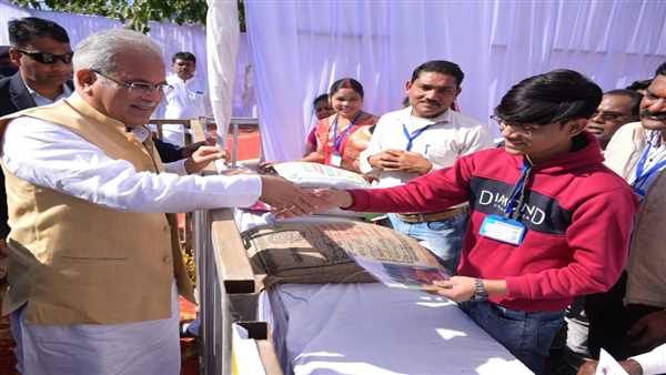 अमेरिका से PhD करने वाले छात्र पीयूष के मुरीद हुए सीएम भूपेश, कहा, ऐसे बच्चों से मिलकर अच्छा लगता है