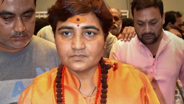 'अपने चाकुओं को तेज रखें' वाले बयान पर भाजपा सांसद साध्वी प्रज्ञा ठाकुर के खिलाफ शिमोगा में FIR दर्ज