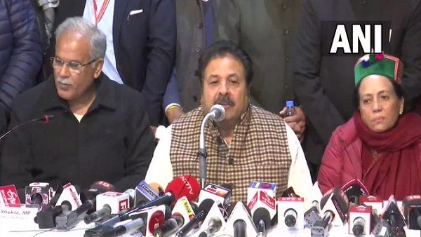 कांग्रेस विधायक दल की बैठक खत्म, राजीव शुक्ला बोले- अगले सीएम का फैसला हाई कमांड लेगा