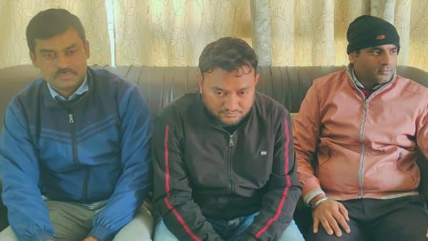 Singrauli News: 12 हजार रुपए की रिश्वत लेते पकड़ा गया NCL का अधिकारी, पेमेंट दिलाने के नाम पर मांगे पैसे