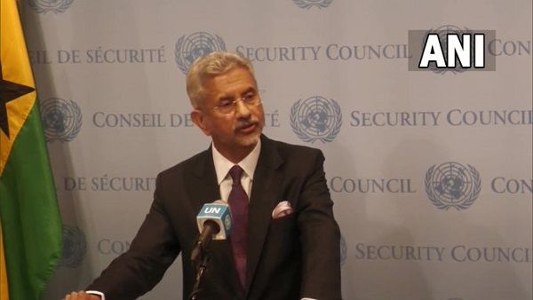 S Jaishankar: पाकिस्तानी पत्रकार को एस जयशंकर ने जमकर धोया, याद दिलाया हिलेरी क्लिंटन का बयान