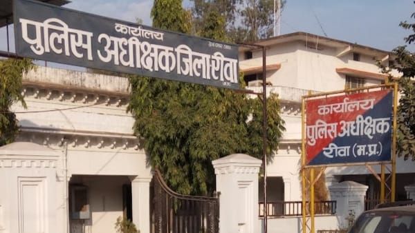 Rewa news : पत्नी के पड़ोसी लड़के से अवैध संबंध, पति ने कई बार पकड़ा, नहीं मानी तो उठाया खौफनाक कदम