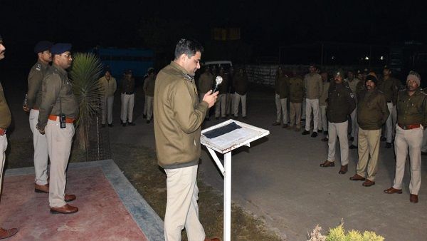 अपराधियों के दरवाजे पर पुलिस की दस्तक, एक रात में 350 को सलाखों के पीछे पहुंचाया