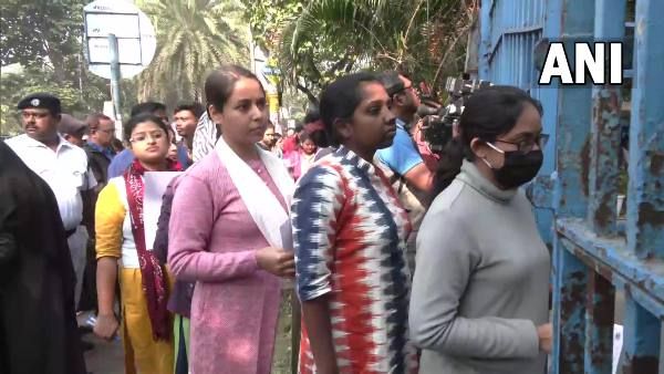 7 लाख के करीब Bengal Teachers' Eligibility Test दे रहें हैं उम्मीदवार, जानें इस बार कितनी है सख्ती