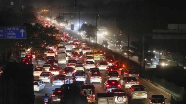 दिल्ली में तत्काल प्रभाव से इन चार पहिया वाहनों पर लगा प्रतिबंध, नियम तोड़ने पर 20 हजार का जुर्माना