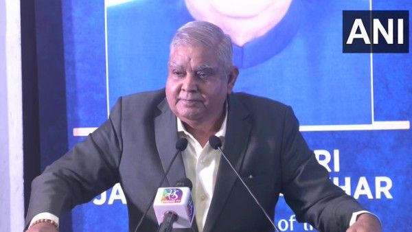 न्यायाधीशों की नियुक्ति को लेकर उपराष्ट्रपति का सुप्रीम कोर्ट पर बयान, चीफ जस्टिस के सामने जानिए क्या कहा?