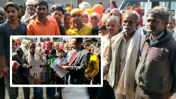 Satna news: ग्रामीण राशन कार्ड बोरी में भरकर पहुंचे तहसील कार्यालय, 3 महीने से नहीं मिला खाद्यान्न