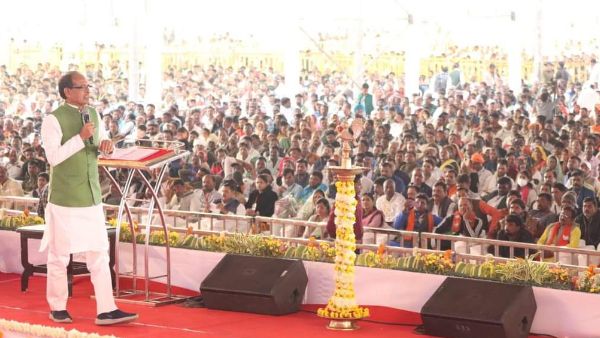 MP Latest News : मध्यप्रदेश में सरपंचों का मानदेय बढ़ाकर होगा 4250 रुपए, CM Shivraj ने की बड़ी घोषणा