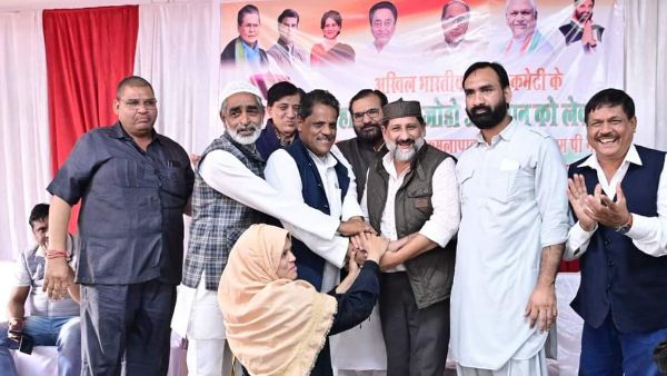 MP politics news: कांग्रेस विधायक आरिफ मसूद ने 'हाथ से हाथ जोड़ो अभियान' के तहत दो रूठे कांग्रेसियों को मिलवाया