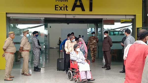 Varanasi Airport से 23 लाख यात्रियों ने किया हवाई सफर, नवंबर में सर्वाधिक यात्रियों का हुआ Movement