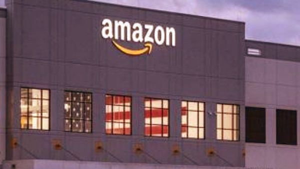 Amazon Layoffs: अमेजन में बड़ी छंटनी, कर्मचारियों को तत्काल बुलाया मुख्यालय, पहुंचे तो 18000 को निकाला