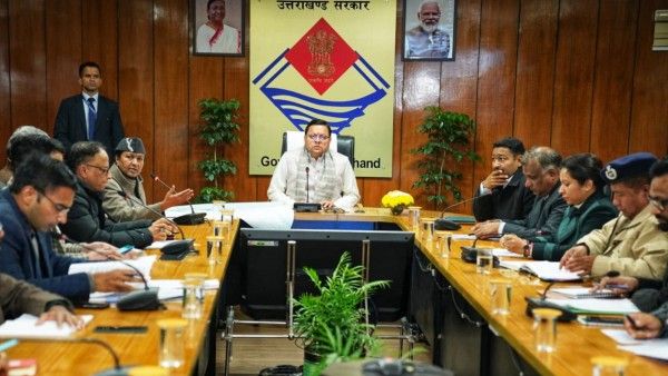 जोशीमठ भू-धंसाव: सीएम धामी ने की हाईलेवल मीटिंग, पुनर्वास के अलावा ये है सरकार की प्लानिंग