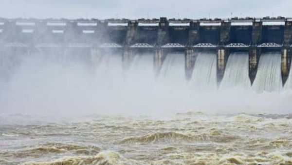 तिब्बत में ब्रह्मपुत्र नदी पर चीन बना रहा सुपरबांध, जाने कैसे उत्तराखंड में आ सकती है तबाही?