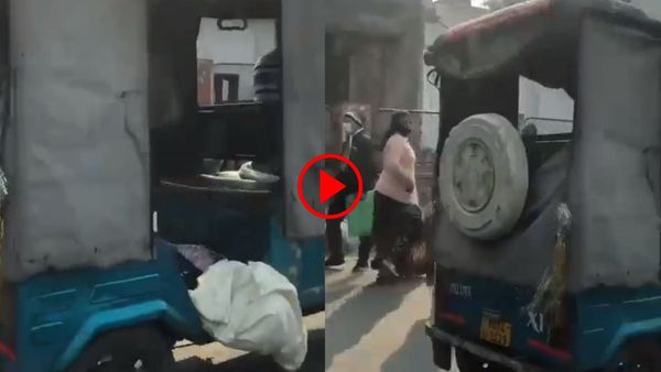 राजस्थान: शव को ई-रिक्शा से पहुंचाया मोर्चरी, लटकता रहा सिर और पैर