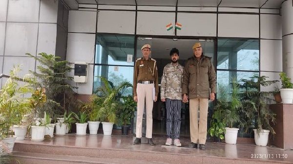 IGI Airport: स्पाइसजेट की फ्लाइट में बम की अफवाह फैलाने वाला गिरफ्तार, ब्रिटिश एयरवेज में करता है काम