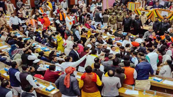 दिल्ली मेयर चुनाव: सुप्रीम कोर्ट ने कहा- मनोनीत सदस्य चुनाव में नहीं जा सकते, अगली सुनवाई 17 फरवरी को